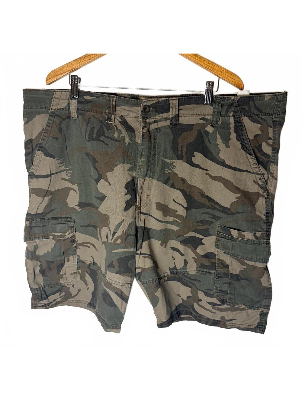 Wrangler Authentics Men's Camo Cargo Shorts Size 46 Style 10 - Picture 2 of 5